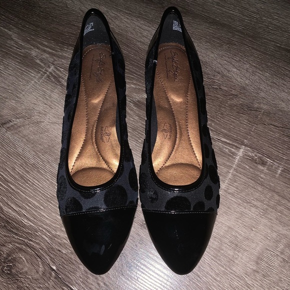 Ladies flats - Picture 2 of 5